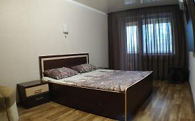 Апартаменты в центре Металлургов 27 KR Apartments